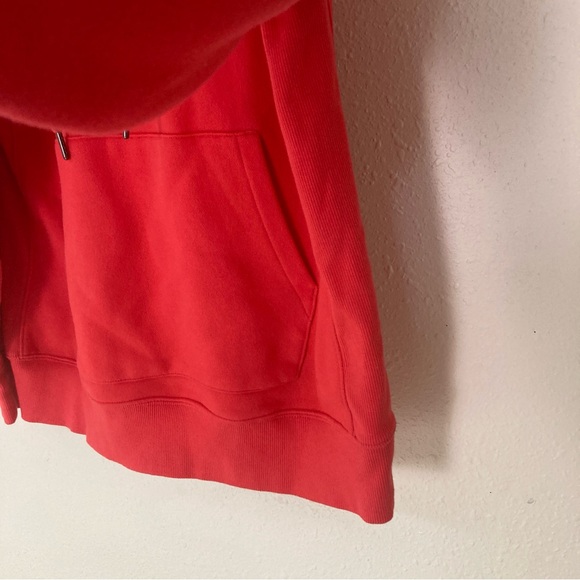 Zella Hoodie
Sweatshirt Long Sleeve
Woman's size S - Picture 9 of 16